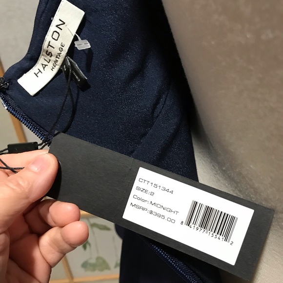 🆕 Halston Heritage Sleeveless V-Neck       A-Line Navy Halter size  2 NWT - Picture 5 of 7